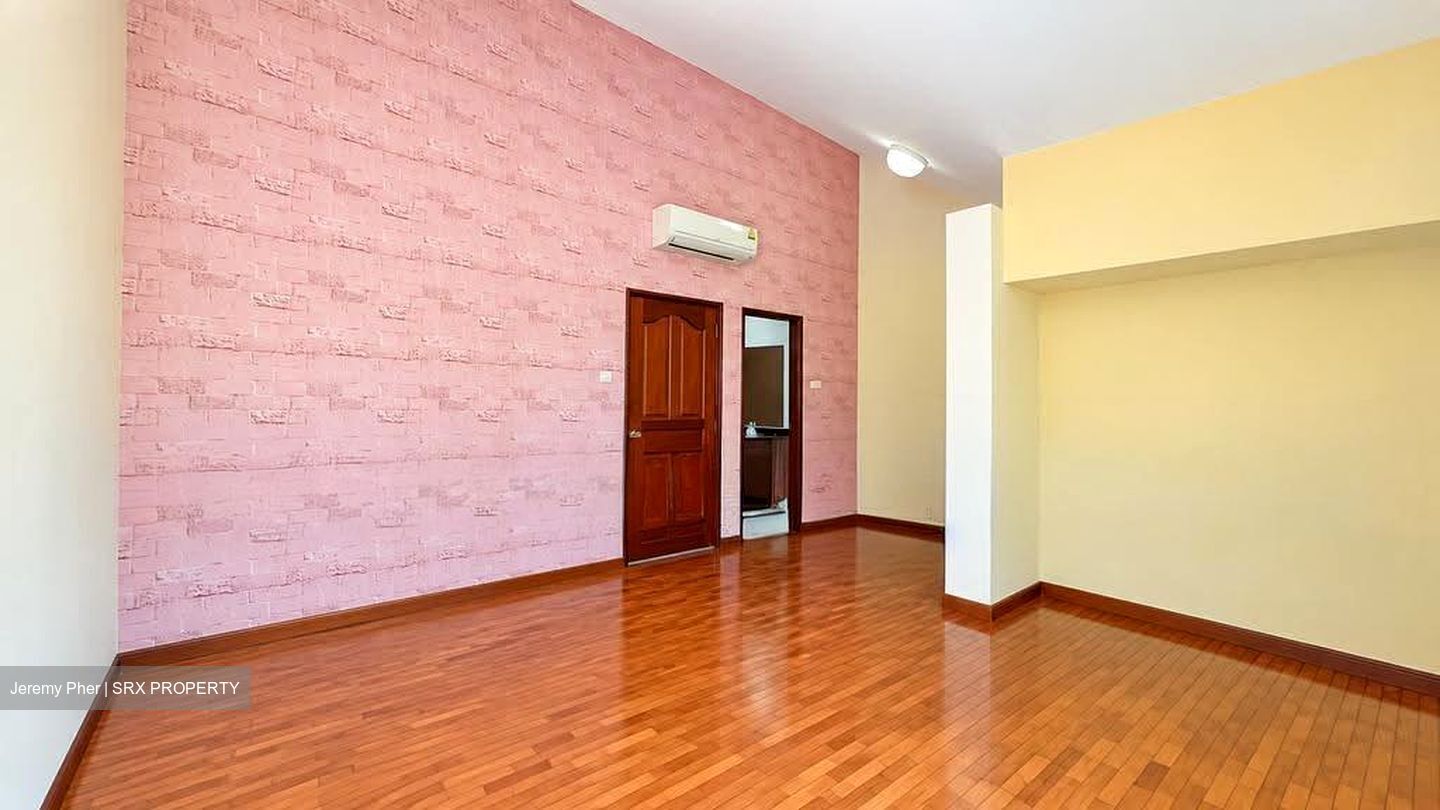 SERANGOON GARDEN WAY (D19), Terrace #626569431
